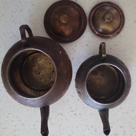 Vintage Hand-Engraved Copper Teapots – Set of 2 – Signed “SAR AHMET / GAZIANTEP” - Picture 2 of 9